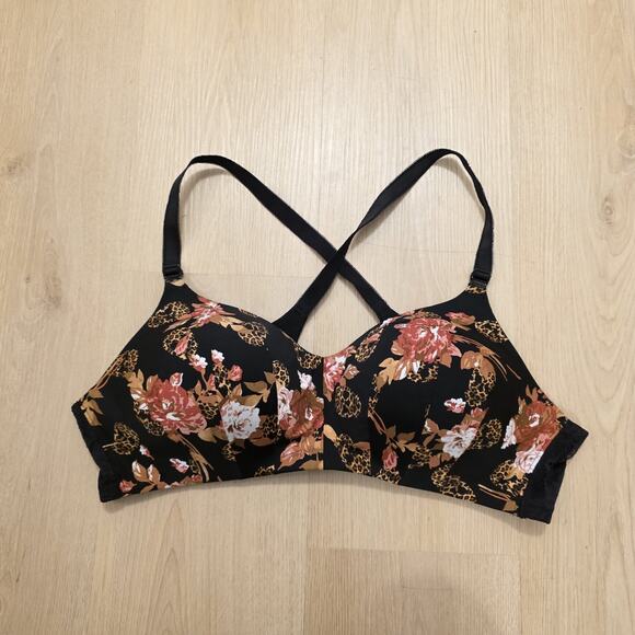 Torrid Curve Black Floral Padded Criss Cross Back Dream Wire Free Bra Size 40B - Picture 1 of 6